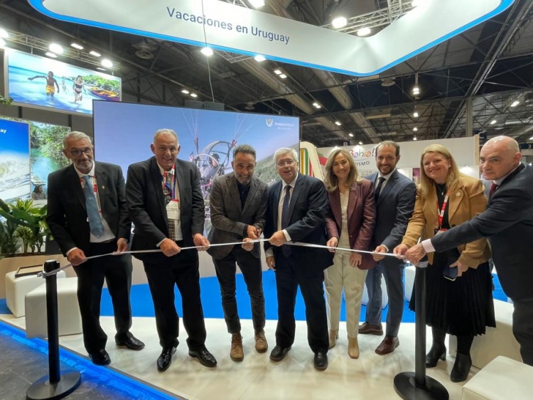 Uruguay inauguró su pabellón en FITUR y designó a Jorge Drexler embajador de la Marca País #PDAenFITUR2023