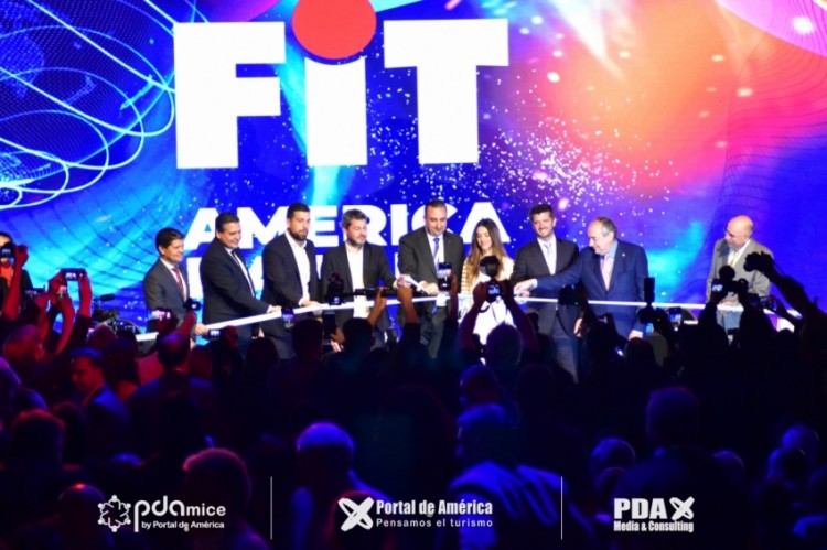 Primera jornada de la FIT con mucho público, y una ceremonia inaugural impactante con la grieta en su mejor versión #PDAenFIT2022